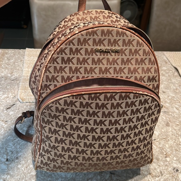 Michael Kors large backpack - Picture 12 of 16